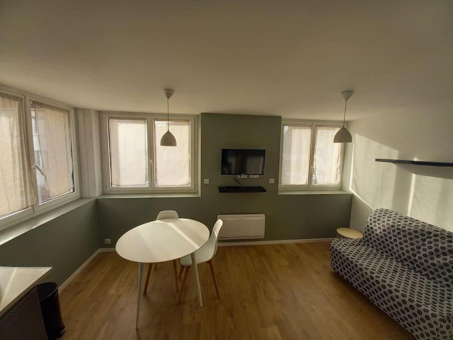 Appartement Joli A 5mn Du Centre-ville Avec Parking Prive